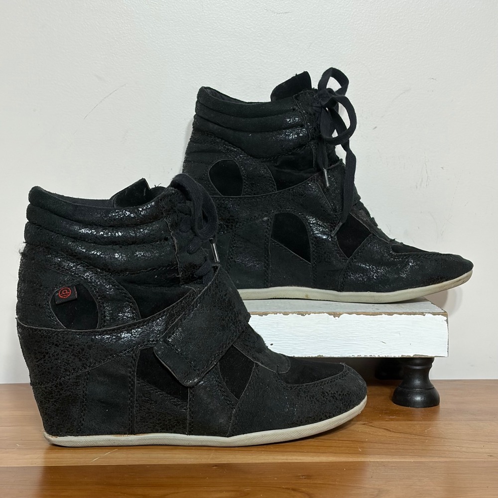 Big Buddha Womens Black Wedge Sneakers High Top Lace Up Strap Shoes Size 6